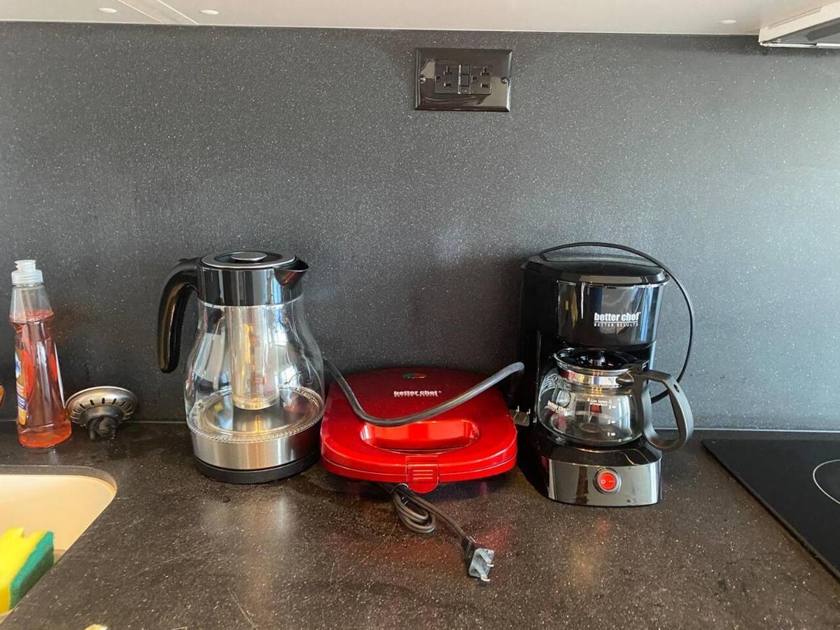 Family Oriented Downtown Toronto 2Bdrm Condo With Parking & Office Space Екстериор снимка