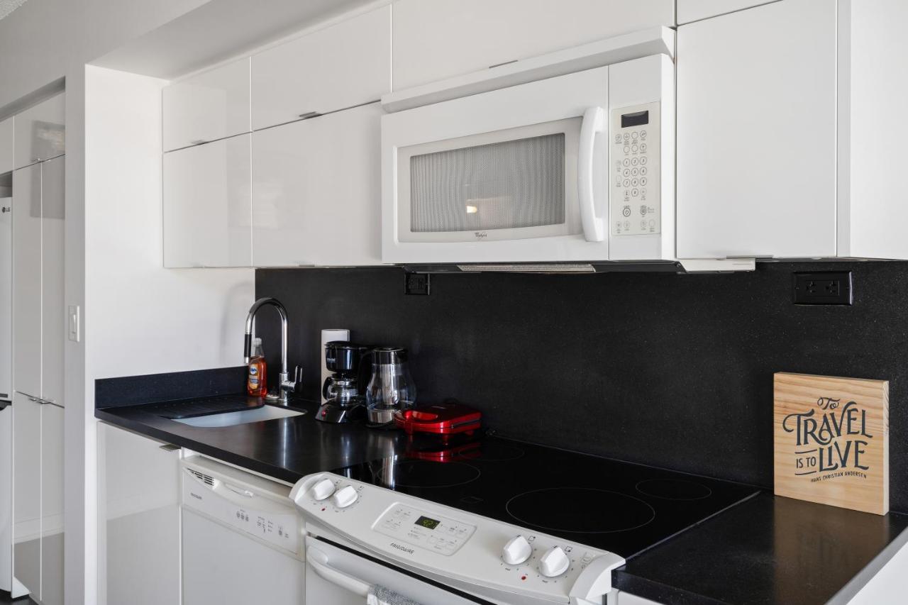 Family Oriented Downtown Toronto 2Bdrm Condo With Parking & Office Space Екстериор снимка