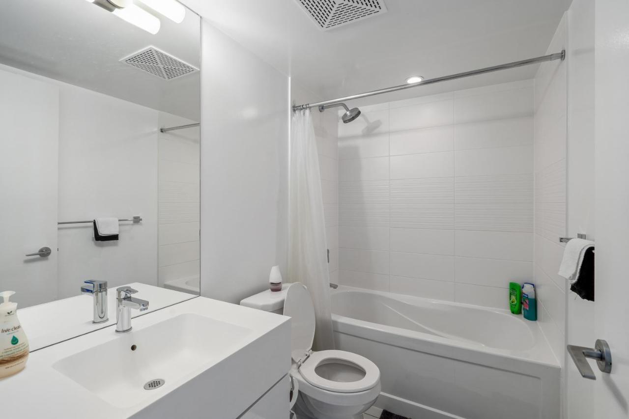 Family Oriented Downtown Toronto 2Bdrm Condo With Parking & Office Space Екстериор снимка