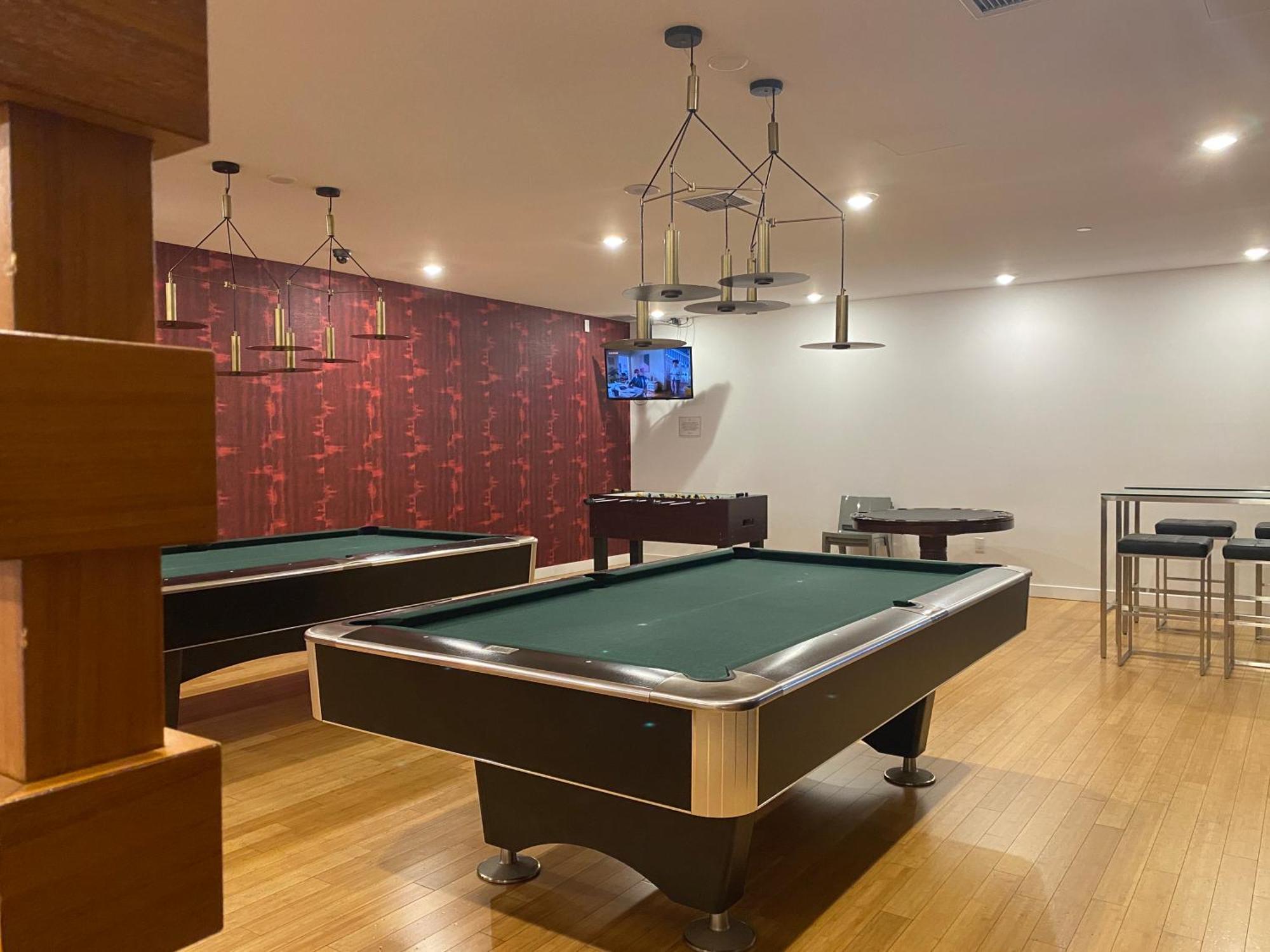Family Oriented Downtown Toronto 2Bdrm Condo With Parking & Office Space Екстериор снимка